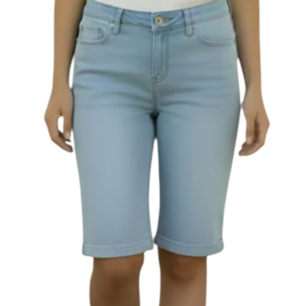 "Venus" Misses Burmuda Length Jean Shorts Size 4